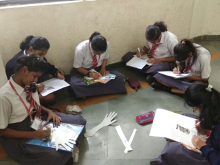 mehendi and tatoo making compettion (1)