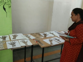 mehendi and tatoo making compettion (6)